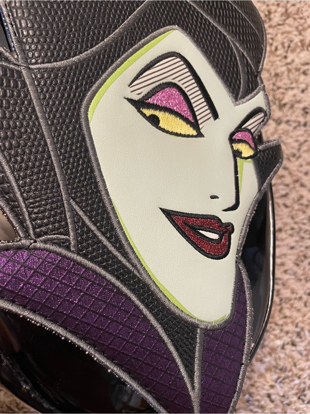 Disney Danielle Nicole Maleficent Die-cut Crossbody Bag HTF Rare - Picture 4 of 4